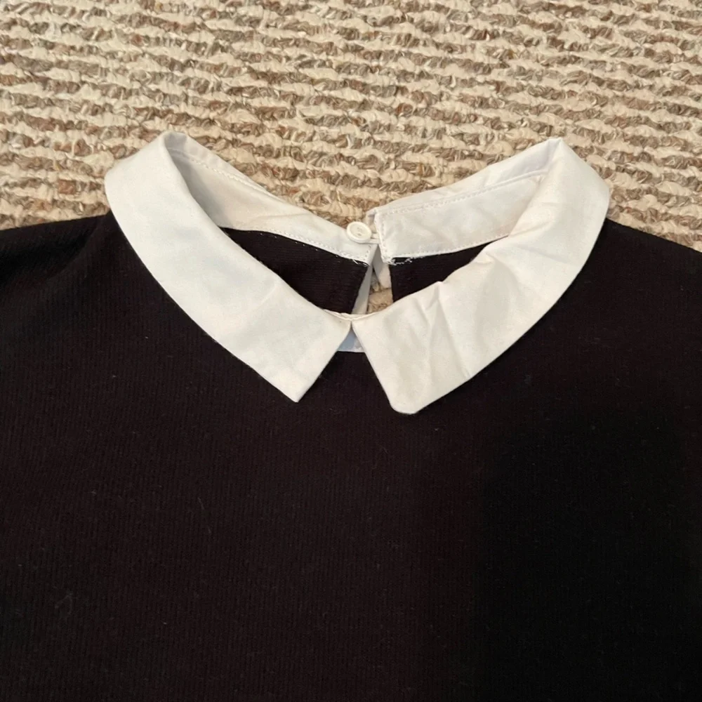 Women’s Black Sweater. Size L - Picture 2 of 2